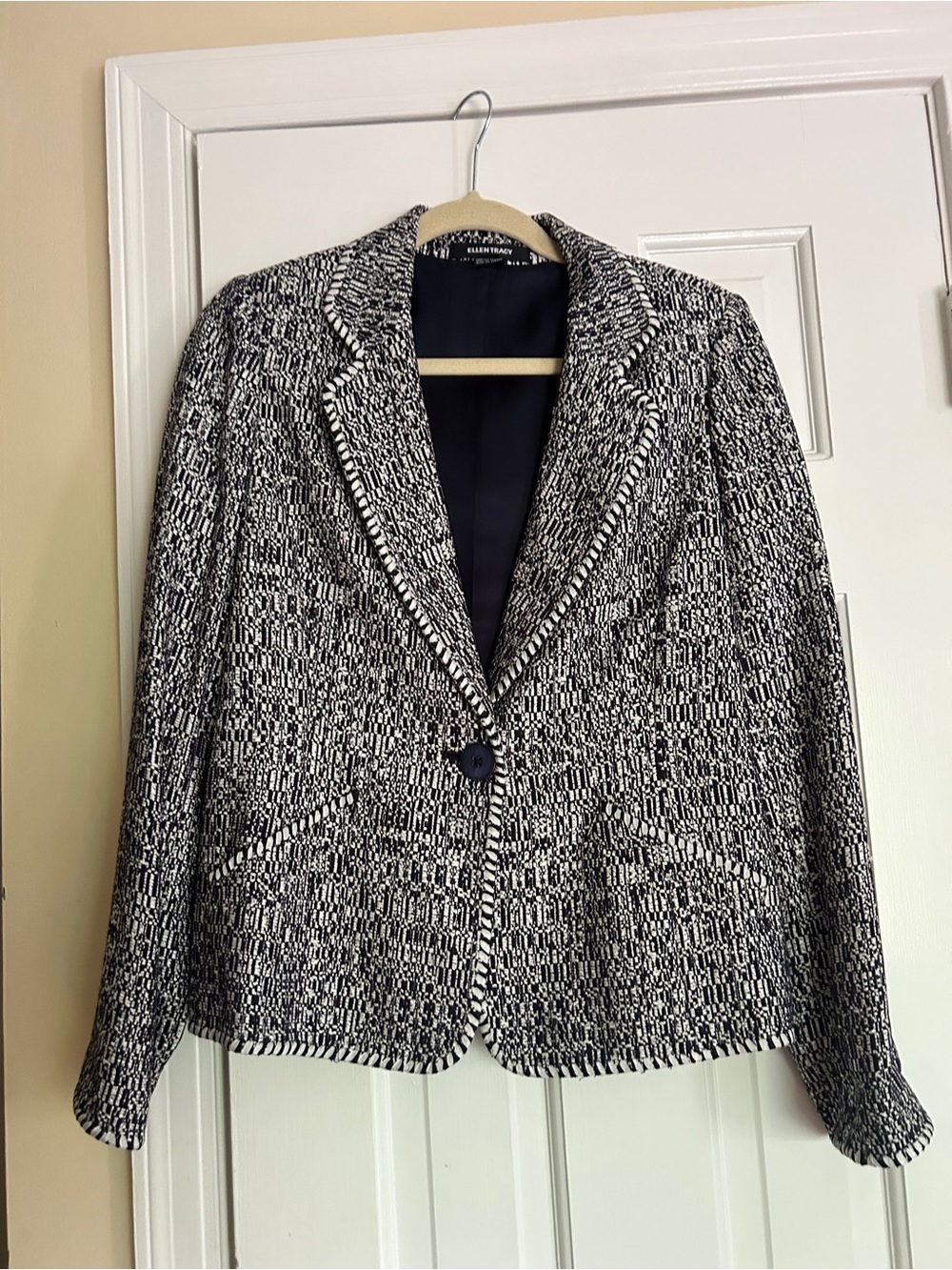 Ellen Tracy Classic  Black & White Textured Tweed Blazer